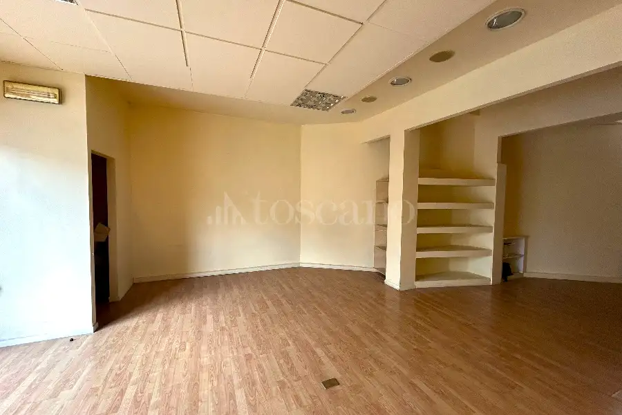 Negozio in vendita di 45 mq a €70.000 (rif. 11/2026)