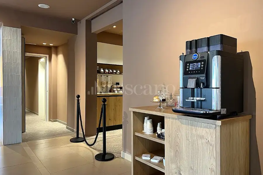 Albergo in vendita di 2.700 mq a €6.700.000 (rif. 15/2024)