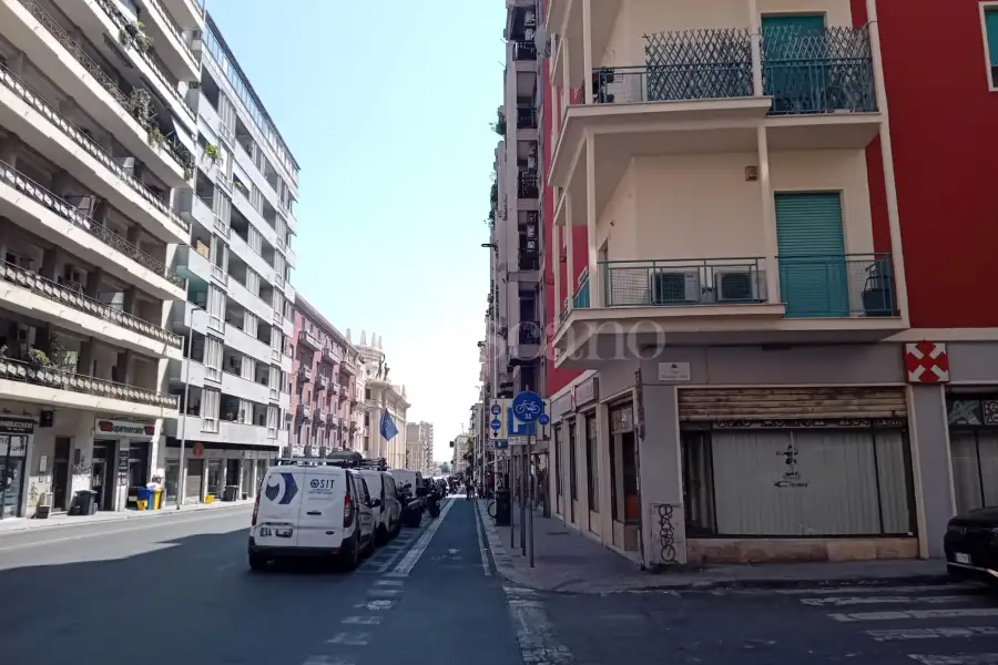 Negozio in vendita di 100 mq a €350.000 (rif. 71/2025)