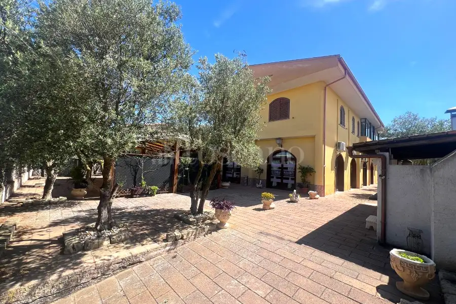 Casa in vendita di 680 mq a €1.050.000 (rif. 43/2025)