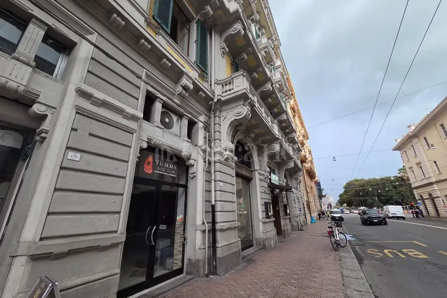 Negozio in vendita di 270 mq a €450.000 (rif. 22/2026)
