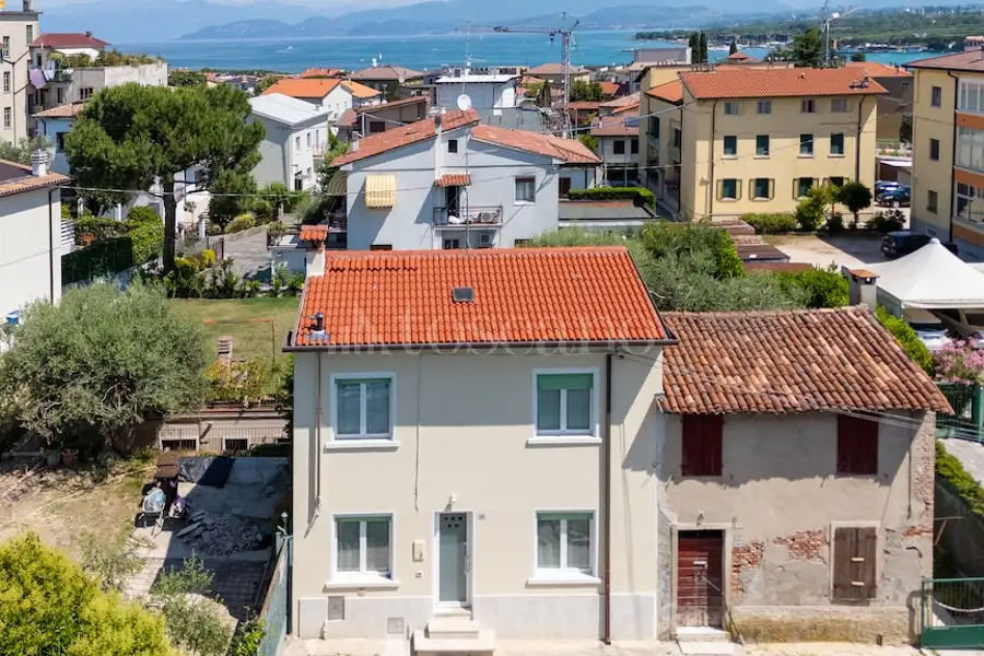 Villino a Schiera in vendita di 90 mq a €330.000 (rif. 18/2026)