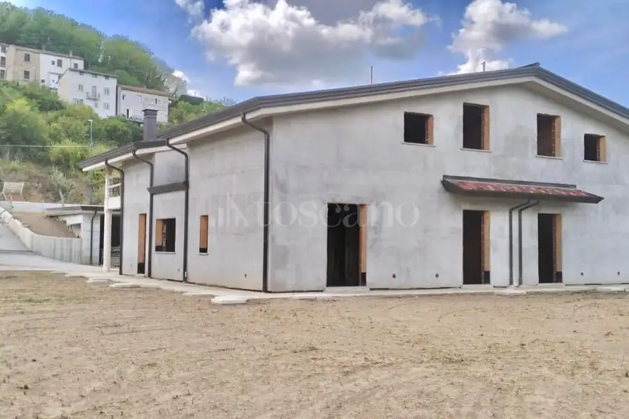Villa Bifamiliare in vendita di 280 mq a €200.000 (rif. 78/2026)