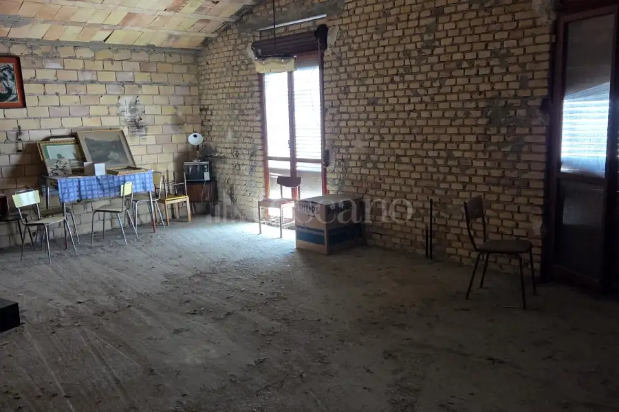 Villa Bifamiliare in vendita di 276 mq a €159.000 (rif. 10/2026)