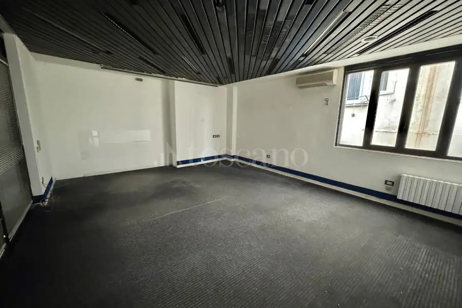 Ufficio in affitto di 250 mq a €1.000 (rif. 69/2024)