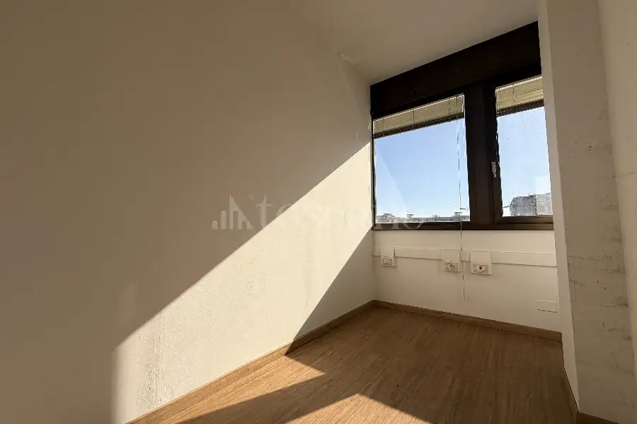Ufficio in affitto di 150 mq a €1.200 (rif. 41/2026)