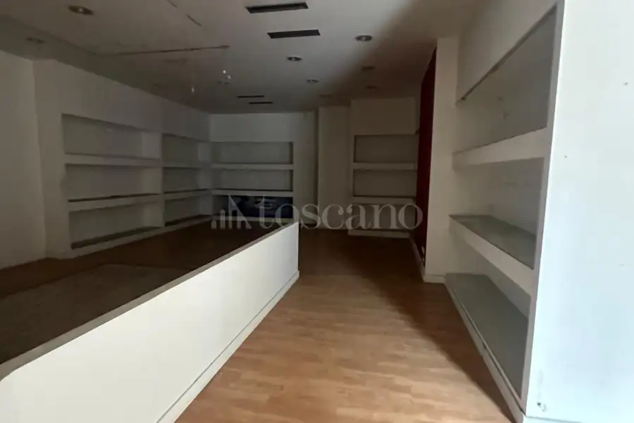 Negozio in vendita di 140 mq a €240.000 (rif. 121/2024)