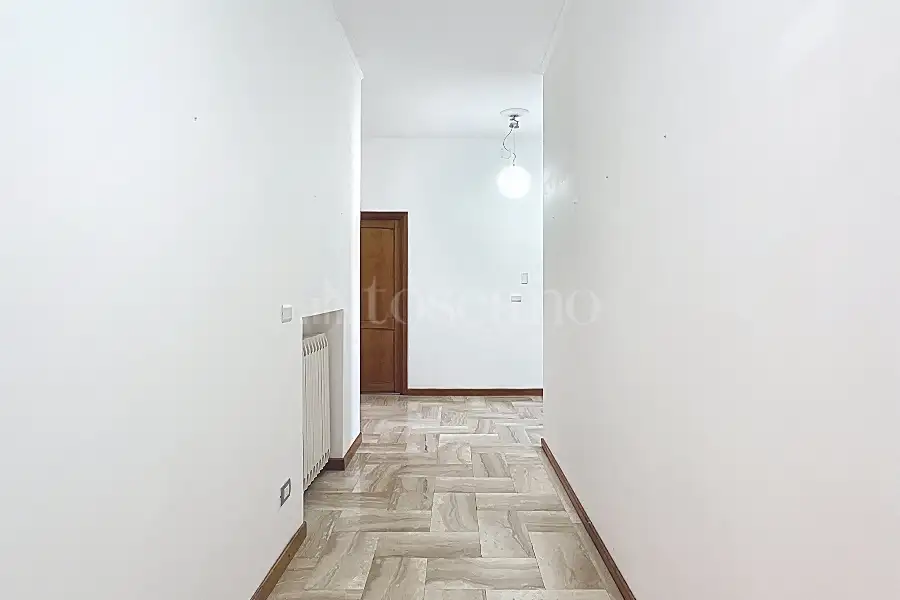 Villa in vendita di 630 mq a €670.000 (rif. 195/2025)