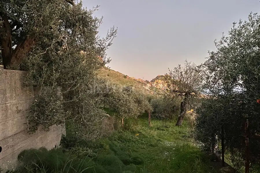 Agricolo in vendita di 940 mq a €60.000 (rif. 9/2026)