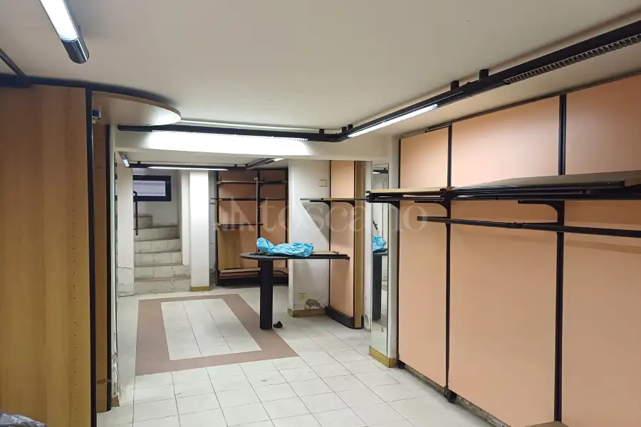 Negozio in vendita di 124 mq a €225.000 (rif. 4/2026)