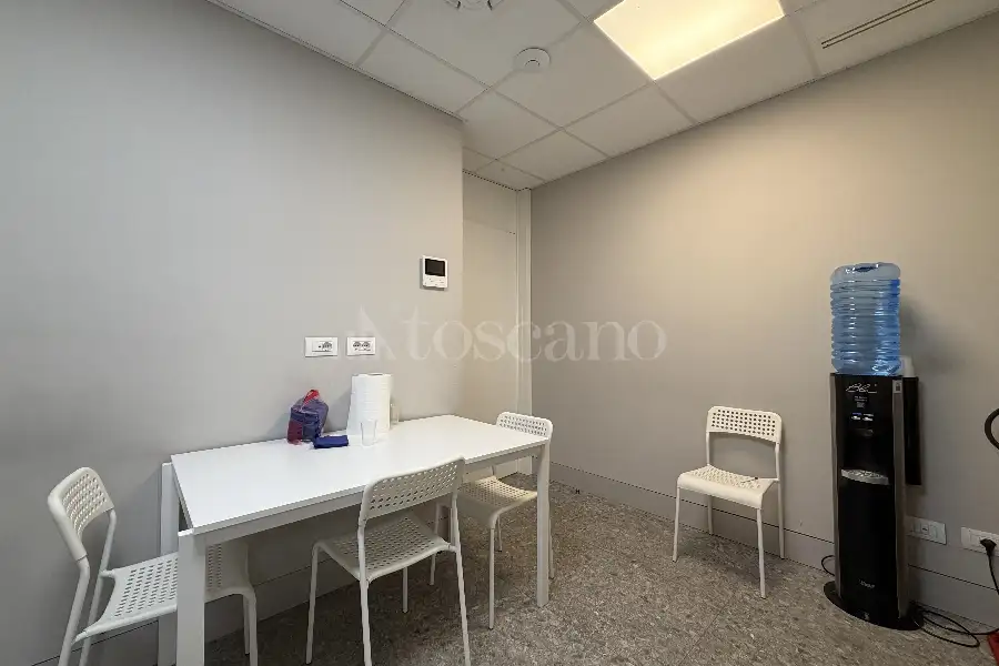Negozio in vendita di 530 mq a €2.300.000 (rif. 65/2026)