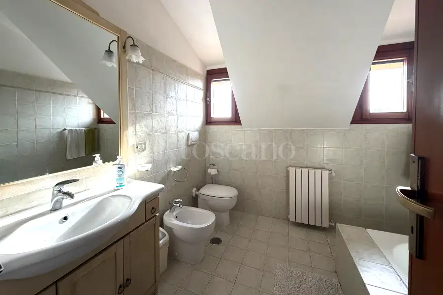 Attico in vendita di 220 mq a €370.000 (rif. 75/2025)