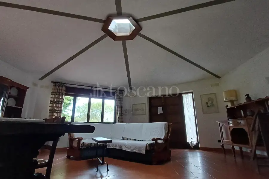 Villa Plurifamiliare in vendita di 800 mq a €1.390.000 (rif. 26/2024)