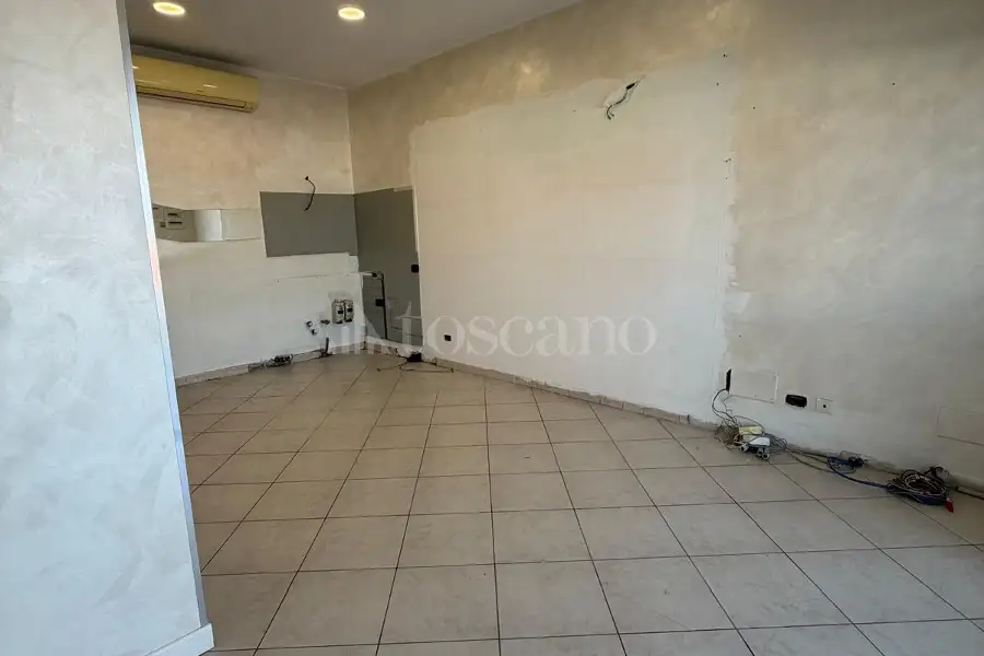 Negozio in affitto di 32 mq a €900 (rif. 89/2026)
