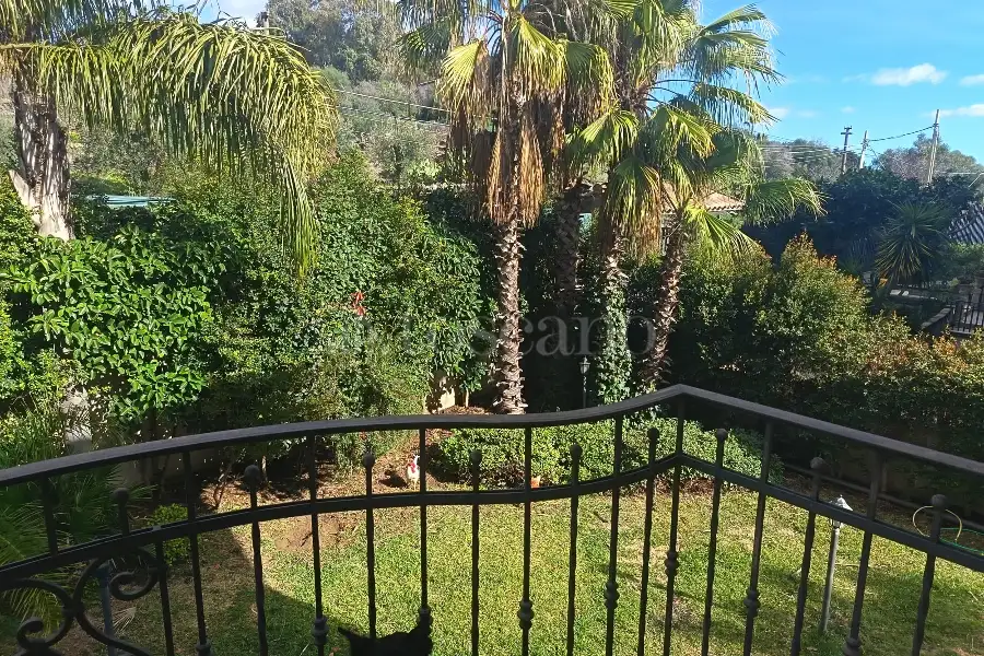 Villa Bifamiliare in vendita di 265 mq a €550.000 (rif. 215/2025)