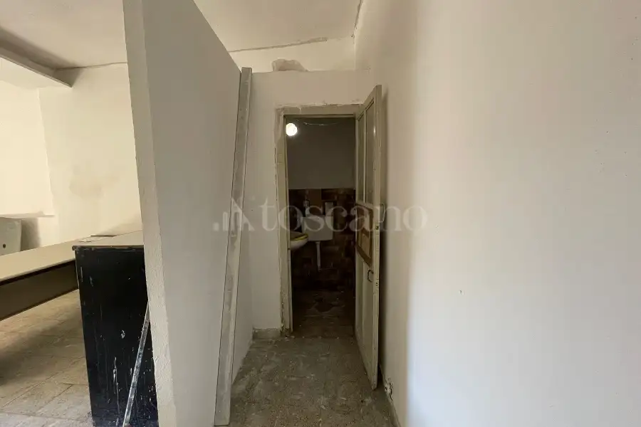 Negozio in affitto di 28 mq a €350 (rif. 108/2025)