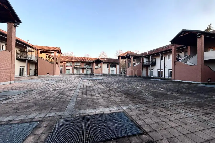 Ufficio in affitto di 180 mq a €1.600 (rif. 71/2025)