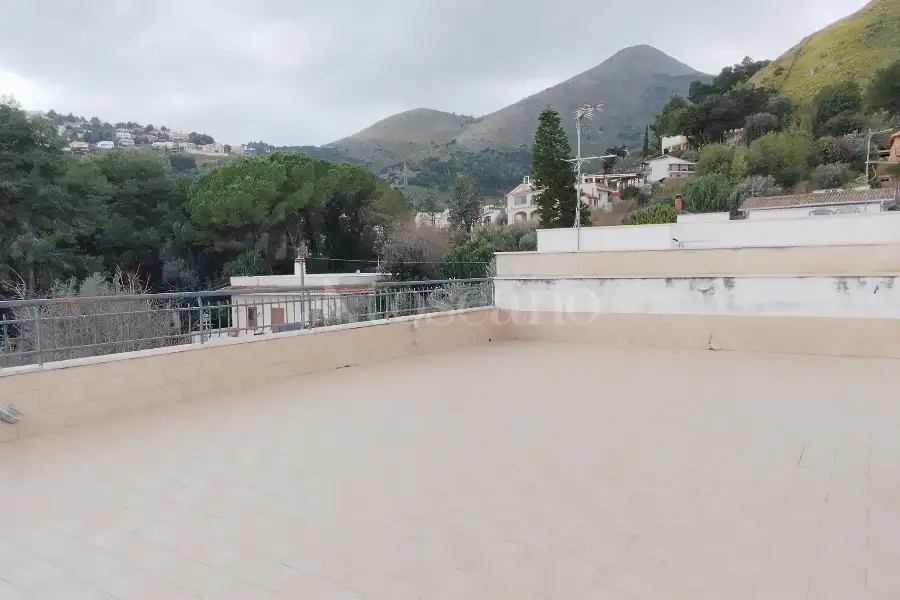 Villino a Schiera in vendita di 200 mq a €350.000 (rif. 1/2026)