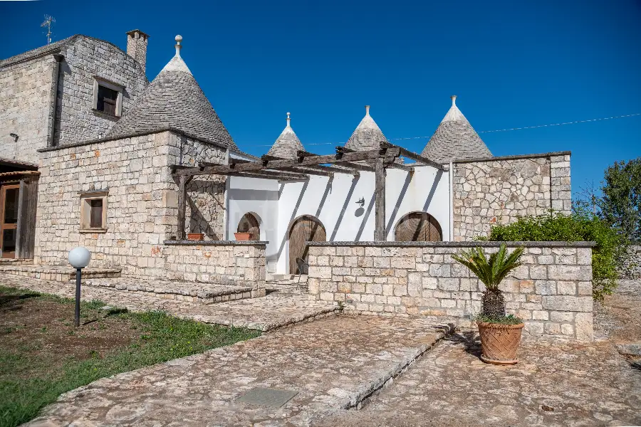 Villa in vendita di 1.500 mq a €2.200.000 (rif. 19/2025)