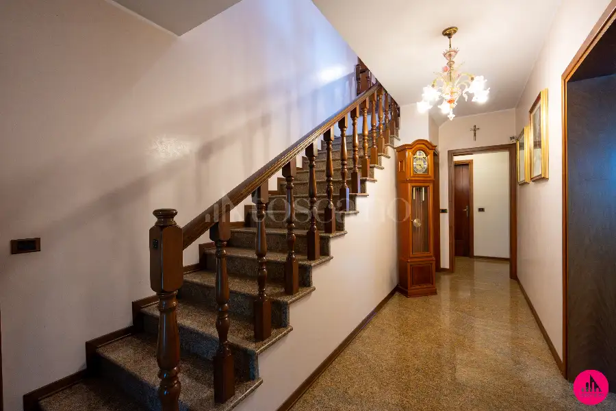 Villino a Schiera in vendita di 228 mq a €395.000 (rif. 177/2026)
