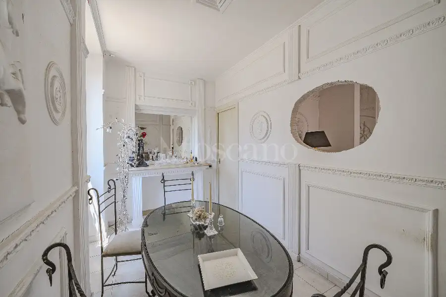 Villa in vendita di 210 mq a €980.000 (rif. 50/2026)