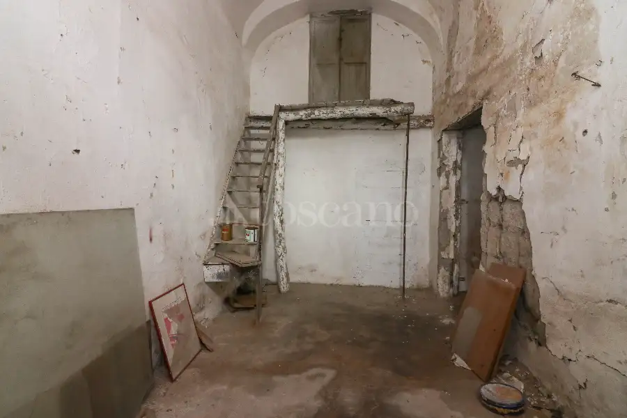 Casa Indipendente in vendita di 600 mq a €350.000 (rif. 27/2024)