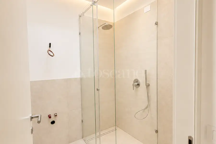 Villa in vendita di 318 mq a €1.595.000 (rif. 13/2025)