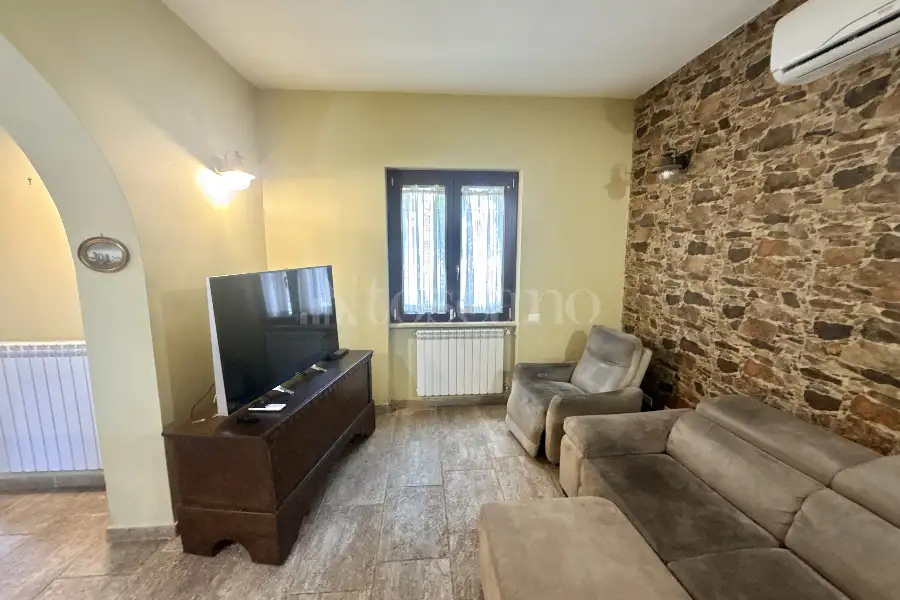 Casa Indipendente in vendita di 255 mq a €379.000 (rif. 66/2026)