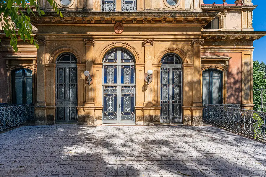Villa in vendita di 1.200 mq a €4.250.000 (rif. 61/2026)
