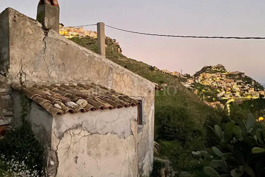 Agricolo in vendita di 940 mq a €60.000 (rif. 9/2026)