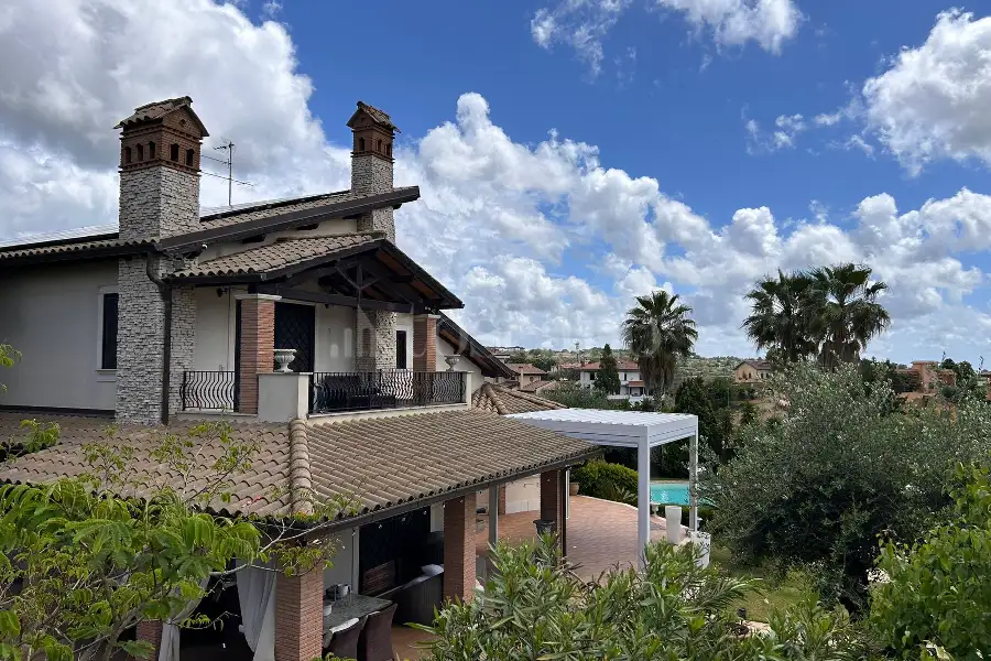 Villa in vendita di 650 mq a €998.000 (rif. 10/2024)