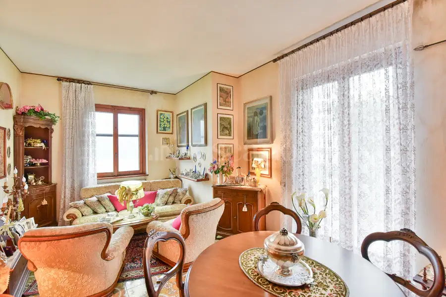 Casa Indipendente in vendita di 280 mq a €680.000 (rif. 26/2024)