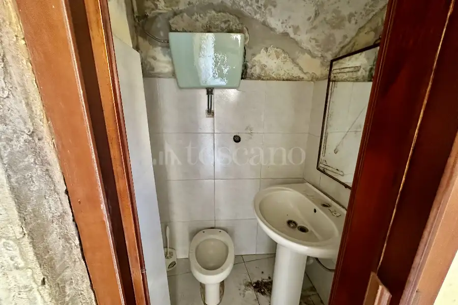 Negozio in affitto di 70 mq a €450 (rif. 25/2025)