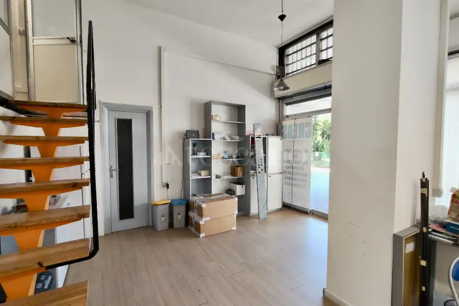 Negozio in affitto di 90 mq a €600 (rif. 38/2026)