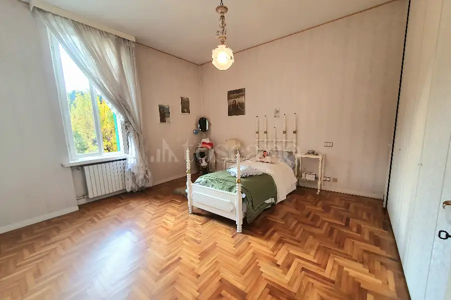 Villa Plurifamiliare in vendita di 400 mq a €399.000 (rif. 6/2025)