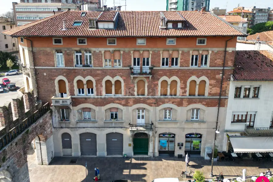 Attico in vendita di 200 mq a €219.000 (rif. 18/2026)