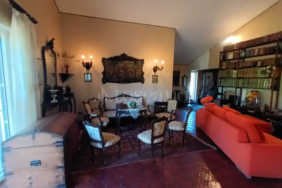 Villa in vendita di 318 mq a €249.000 (rif. 11/2026)