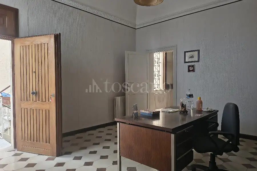 Palazzo in vendita di 585 mq a €338.000 (rif. 51/2026)