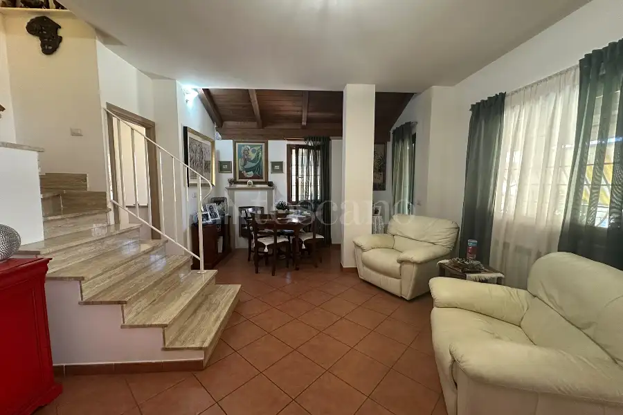 Villa Plurifamiliare in vendita di 140 mq a €305.000 (rif. 53/2026)