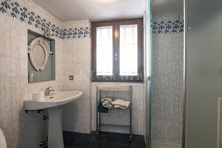Casale in vendita di 450 mq a €450.000 (rif. 22/2026)