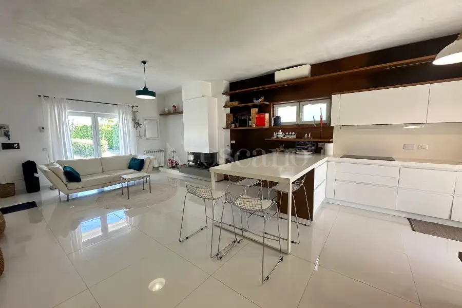 Villa Bifamiliare in vendita di 120 mq trattativa riservata (rif. 41/2026)
