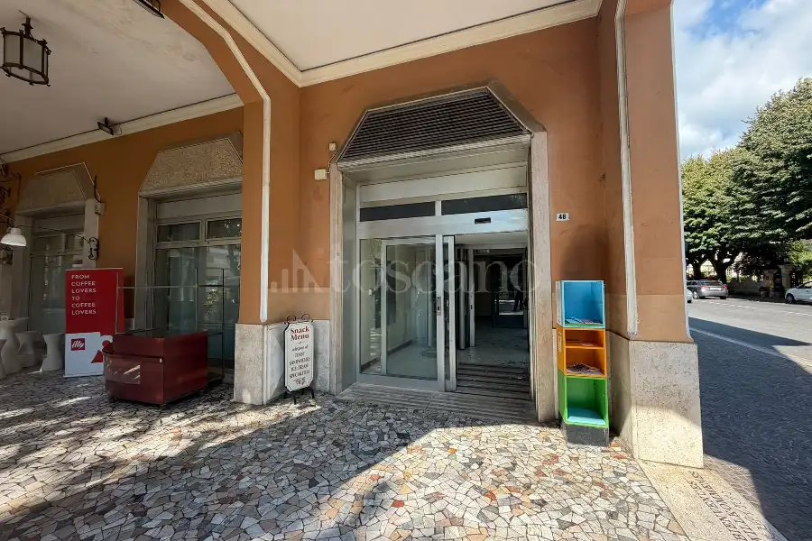 Negozio in affitto di 210 mq a €7.000 (rif. 13/2026)