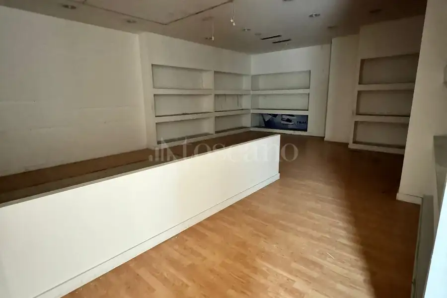 Negozio in vendita di 140 mq a €240.000 (rif. 121/2024)
