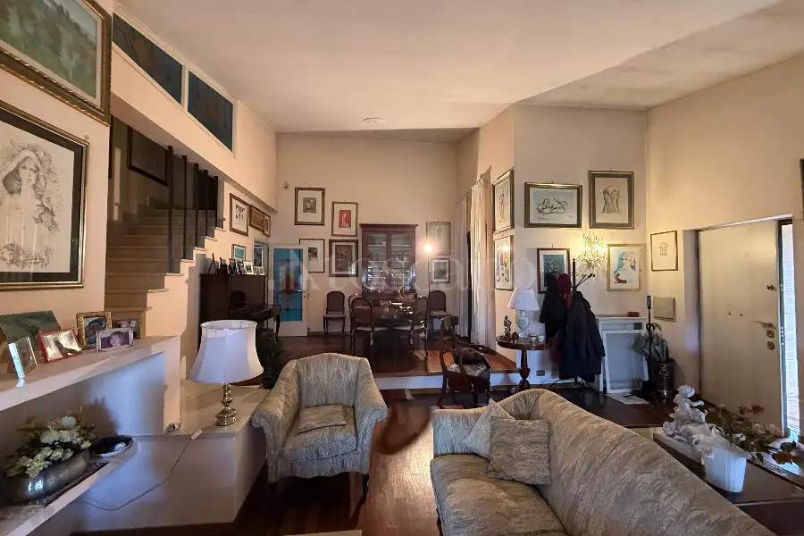 Villa Bifamiliare in vendita di 280 mq a €625.000 (rif. 62/2025)