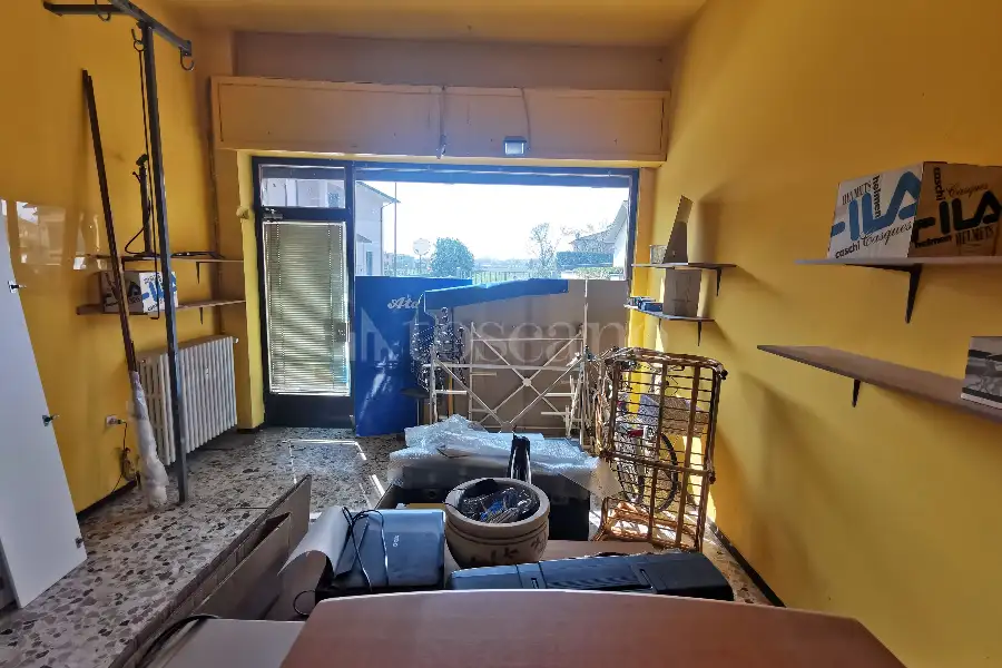 Negozio in vendita di 25 mq a €18.000 (rif. 36/2026)