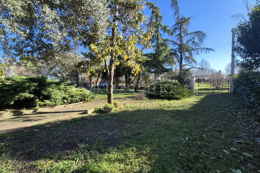 Villa in vendita di 330 mq trattativa riservata (rif. 3/2026)