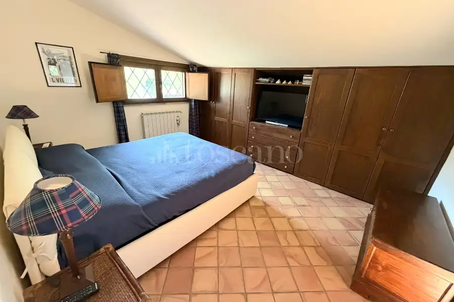 Villa Bifamiliare in vendita di 400 mq a €829.000 (rif. 33/2026)