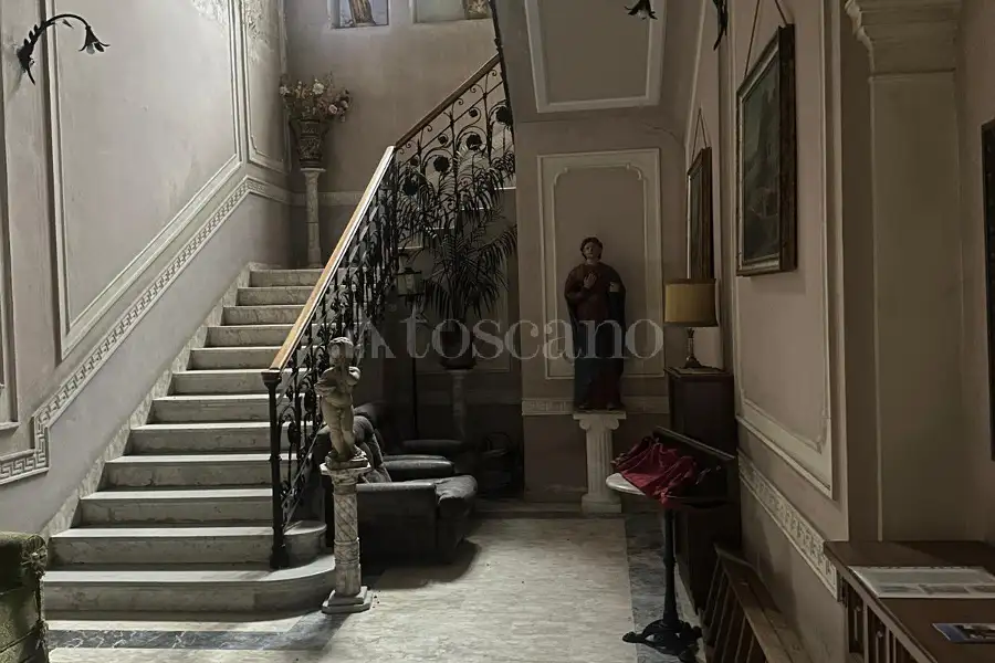 Villa in vendita di 1.000 mq a €2.000.000 (rif. 57/2026)
