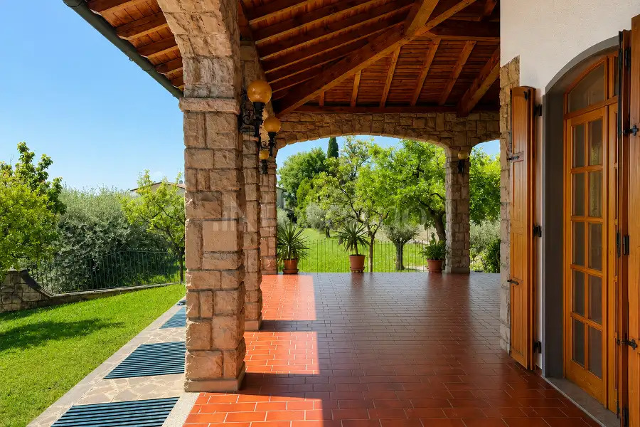 Villa in vendita di 500 mq a €1.100.000 (rif. 22/2026)