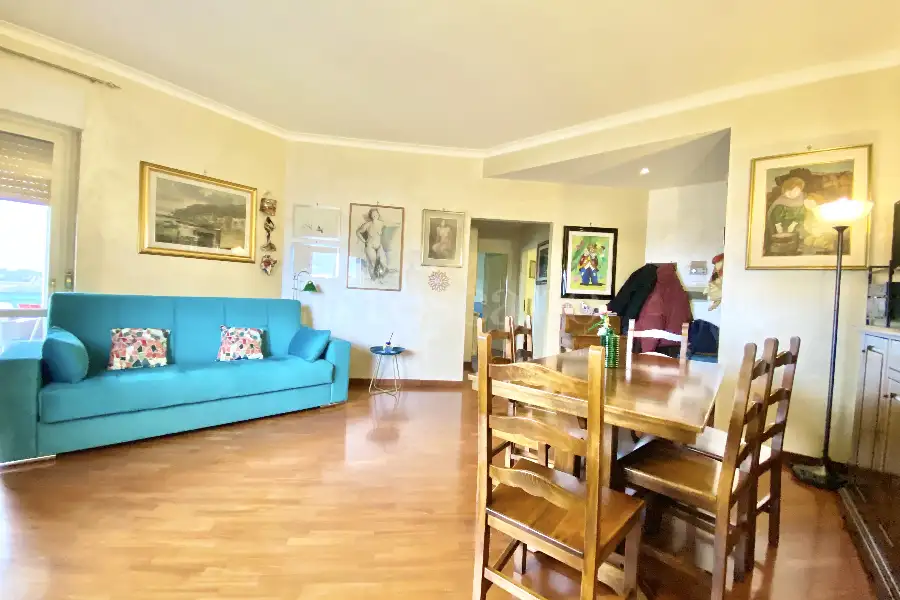 Attico in vendita di 100 mq a €180.000 (rif. 11/2025)